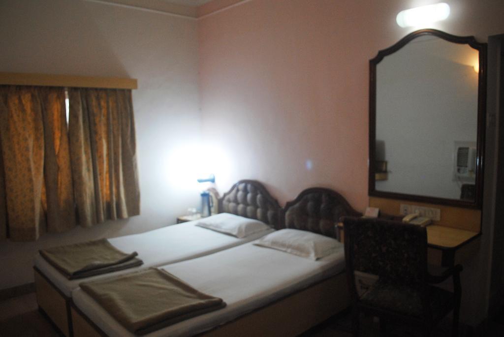 Padma Hotel Puri Kültér fotó